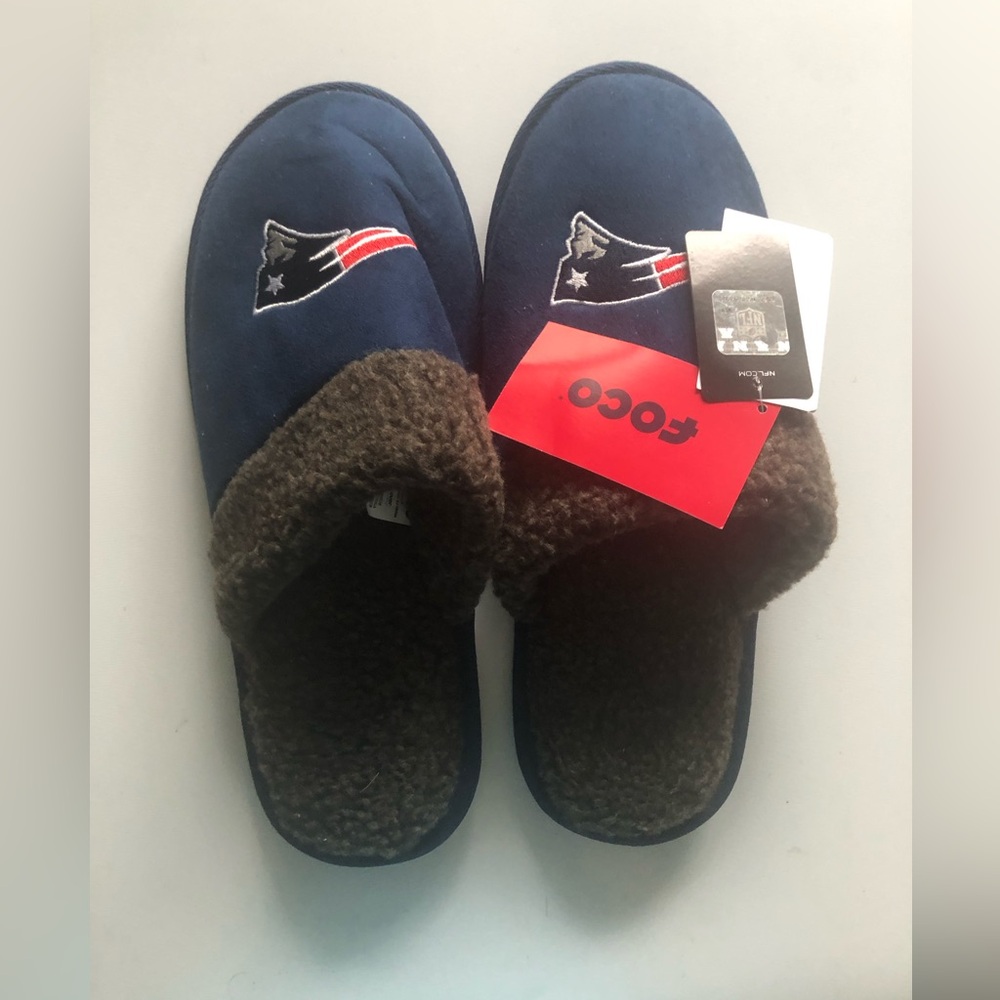 NFL FOCO Patriots Navy Slippers